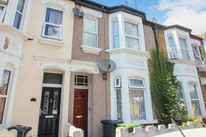 1 Bedroom Flat To Rent In Southwell Grove Road, Leytonstone, London, E11