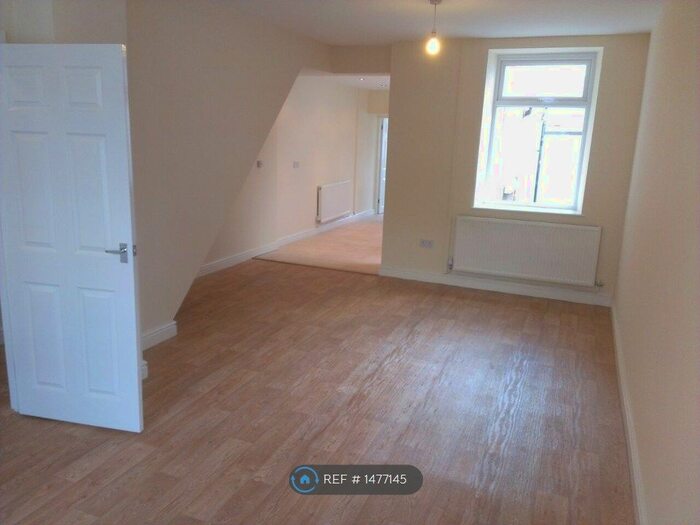 4 Bedroom Terraced House To Rent In Stuart Street, Treorchy, CF42