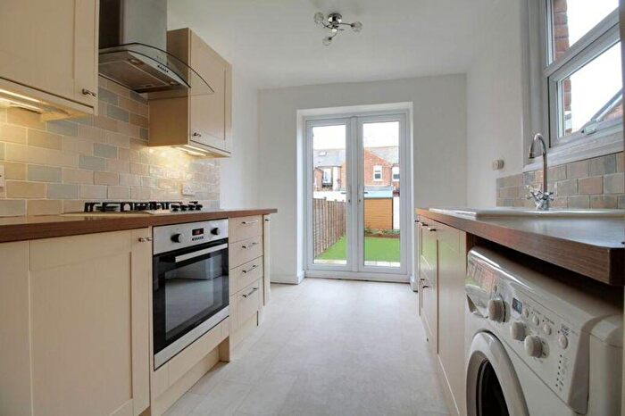 2 Bedroom Terraced House To Rent In Queens Road, Caversham, RG4