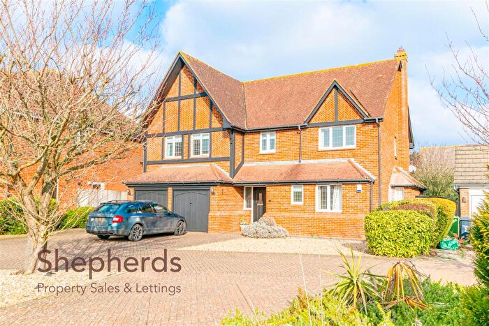 5 Bedroom Detached House To Rent In Pulham Avenue, Broxbourne, EN10