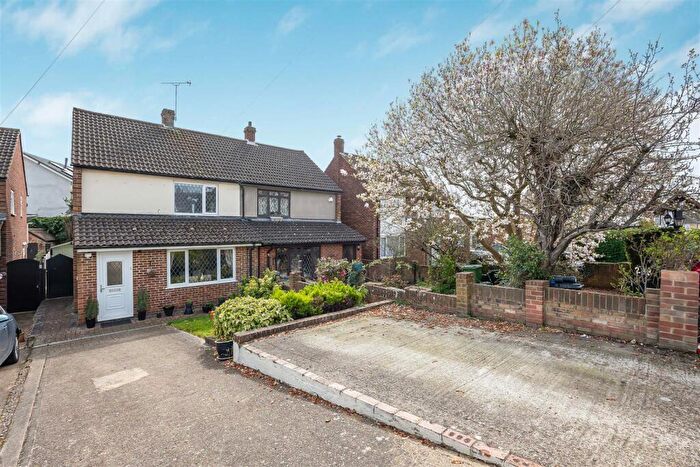 3 Bedroom Semi Detached House For Sale In Hag Hill Lane, Taplow, SL6