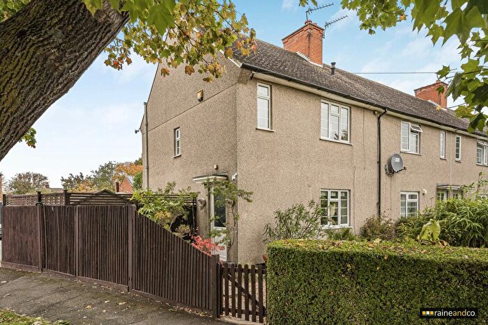 2 Bedroom End Terrace House For Sale In Stonecross Road, Hatfield, AL10