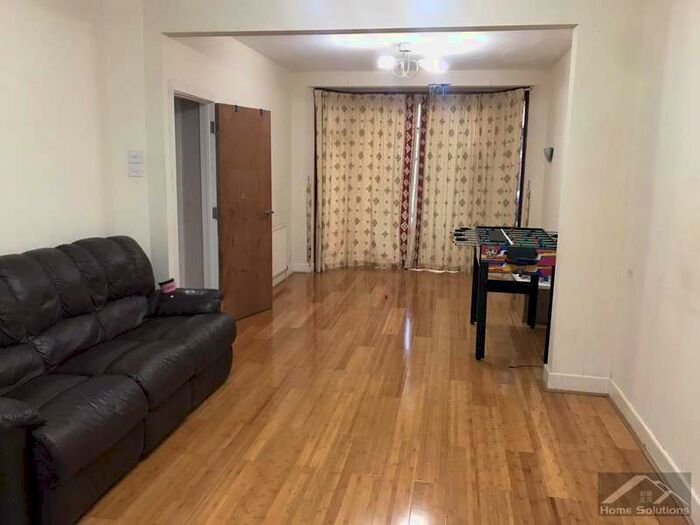 4 Bedroom Terraced House To Rent In Chadwell Heath, RM6