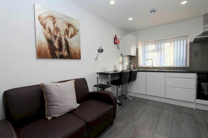 1 Bedroom Flat To Rent In Whitchurch Lane, London, HA8