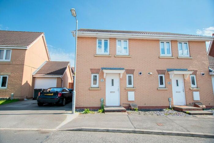 3 Bedroom End Of Terrace House To Rent In Pasture View, Hull, East Riding Of Yorkshire, HU7