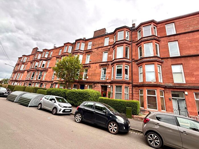 2 Bedroom Flat To Rent In Waverley Gardens, Shawlands, G41