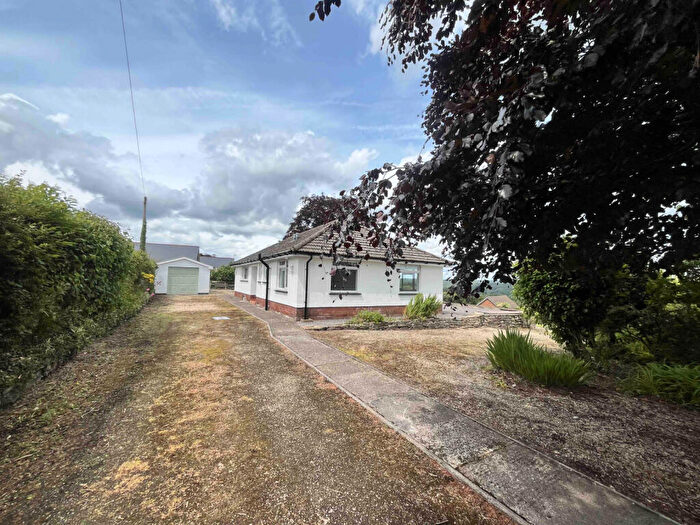 3 Bedroom Detached Bungalow To Rent In Lansdown Walk, GL15