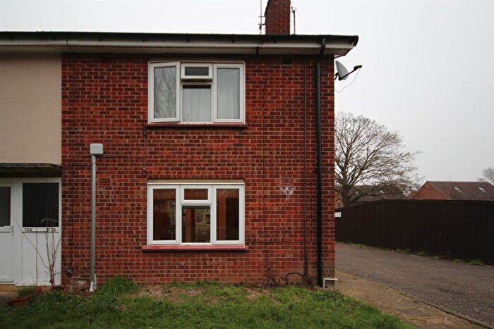 1 Bedroom Flat To Rent In Larkin Close, CB4