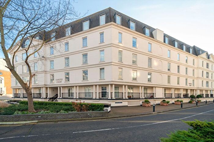 2 Bedroom Flat To Rent In Carlyle Court, Chelsea Harbour, London, SW10