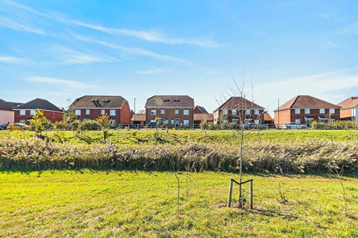 4 Bedroom Semi-Detached House For Sale In Wheatfield Road, Wixams, MK45