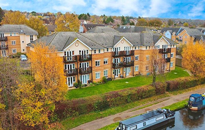 2 Bedroom Apartment For Sale In Rushmere Court, Ebberns Road, Apsley, HP3