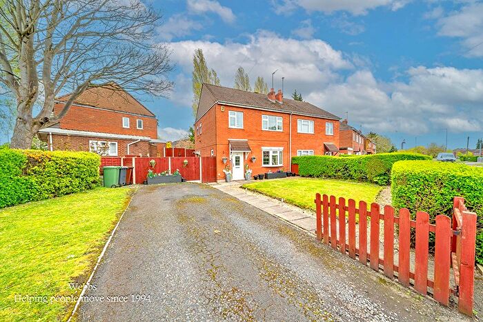 3 Bedroom Semi Detached House For Sale In Sneyd Hall Road, Bloxwich, Walsall, WS3