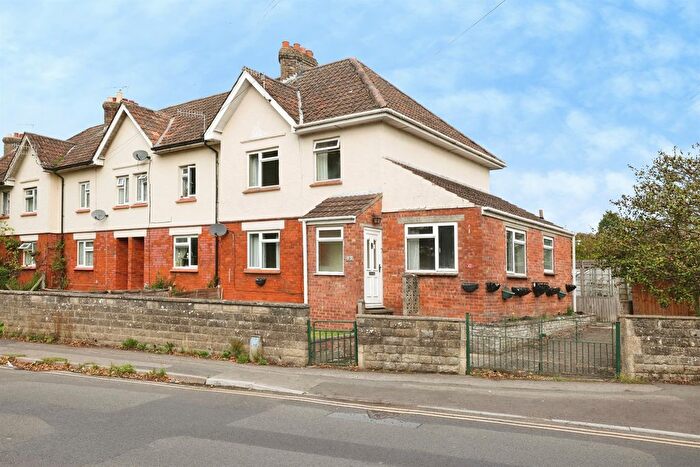 3 Bedroom End Of Terrace House For Sale In Abberd Way, Calne, SN11
