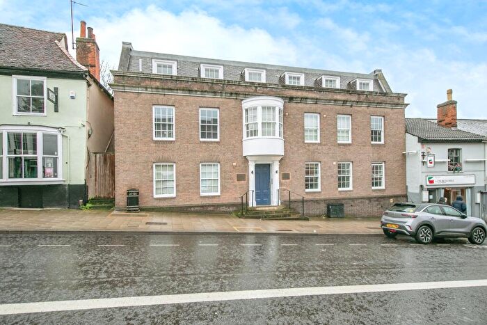 2 Bedroom Flat For Sale In North Hill, Colchester, Essex, CO1