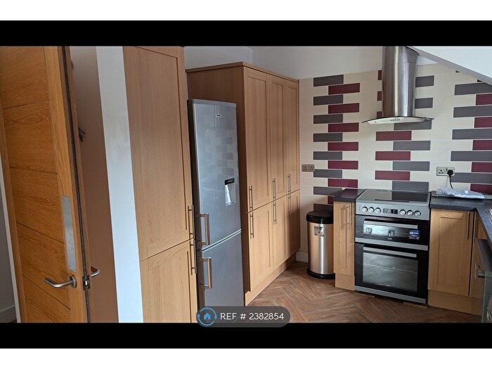 3 Bedroom Flat To Rent In London Road, High Wycombe, HP11