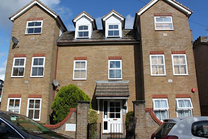 1 Bedroom Flat To Rent In Daisy Road, James Court, E18