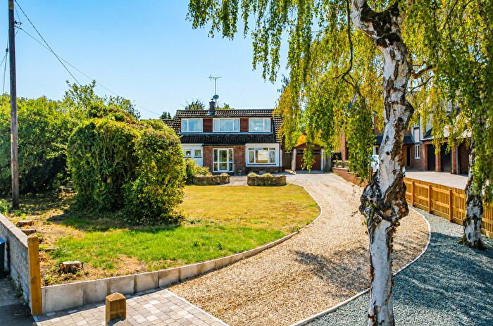 3 Bedroom Detached House For Sale In Whitehill Lane, Royal Wootton Bassett, SN4