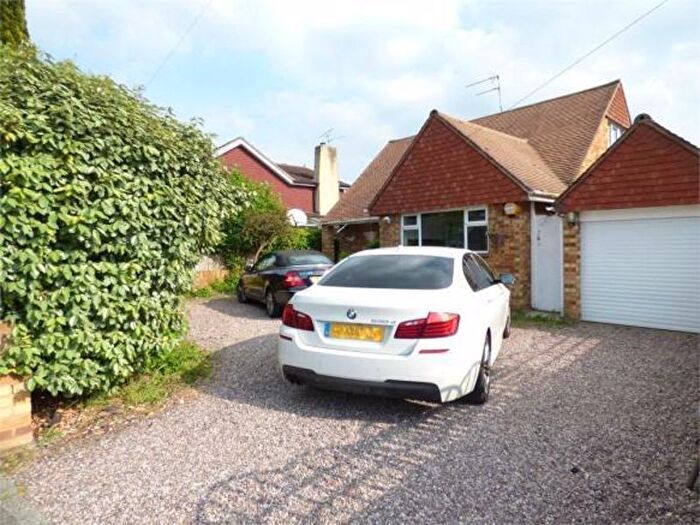 4 Bedroom Detached Bungalow For Sale In Downs Road, Langley, SL3