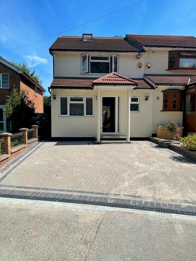 5 Bedroom End Of Terrace House To Rent In Wingrave Crescent, Brentwood, CM14