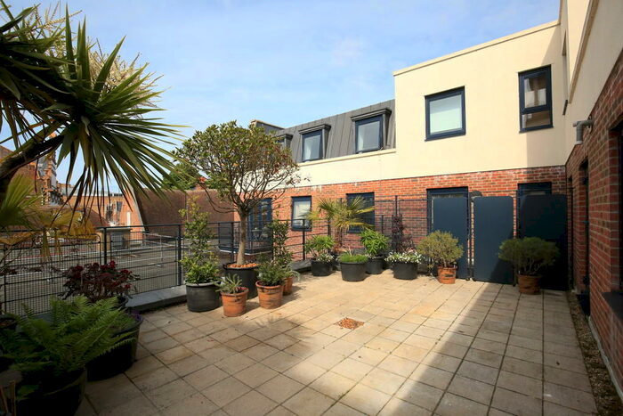 2 Bedroom Apartment To Rent In Market Place, Kingston Upon Thames, KT1