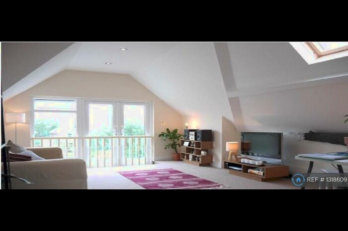 2 Bedroom Flat To Rent In Julian Road, Folkestone, CT19