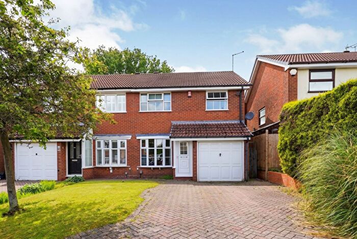 3 Bedroom Semi Detached House For Sale In Bach Mill Drive, Hall Green, B28