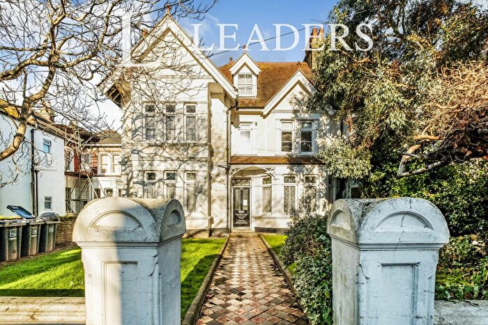 2 Bedroom Flat To Rent In Richmond Road, Worthing, BN11