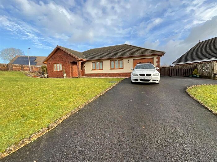 3 Bedroom Detached Bungalow For Sale In Parc Pencae, Llandybie, Ammanford, SA18