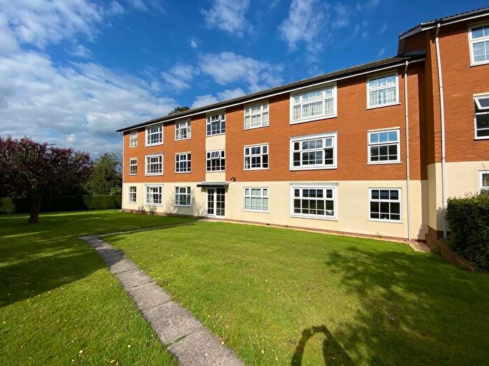 2 Bedroom Flat To Rent In St. Lawrence Close, Knowle, Solihull, B93