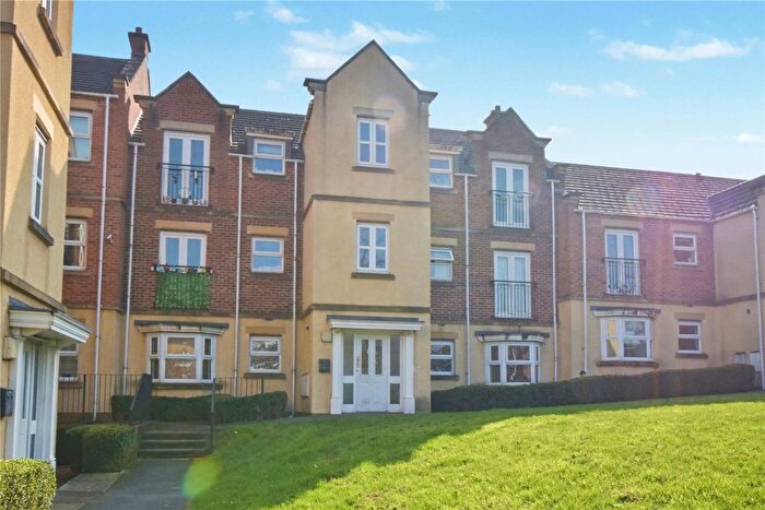 2 Bedroom Flat For Sale In Whitehall Green, Leeds, West Yorkshire, LS12