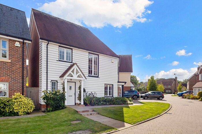 3 Bedroom Detached House For Sale In Sycamore Rise, Barns Green, RH13