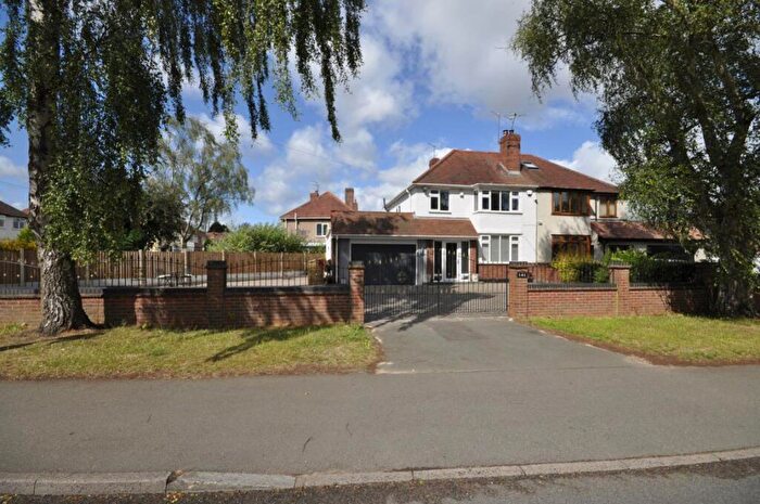 3 Bedroom Semi-Detached House To Rent In Cot Lane, Kingswinford, DY6