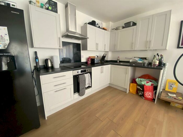 2 Bedroom Apartment To Rent In The Gatehouse, Eastwood Road, Rayleigh, SS6