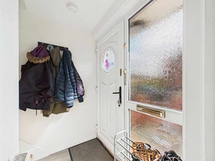 2 Bedroom End Terrace House For Sale In Putney Close, Hull, HU8