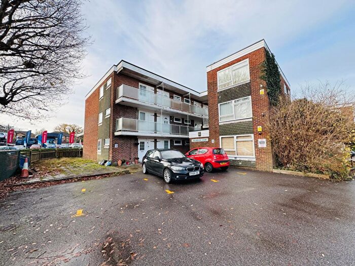 Studio To Rent In Caledonian House, Barnfield, Northgate, Crawley, RH10