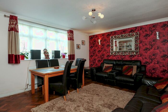 2 Bedroom Maisonette To Rent In Northwood, HA6