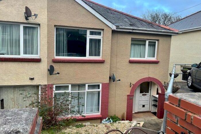 2 Bedroom Flat To Rent In George Road, Paignton, TQ3