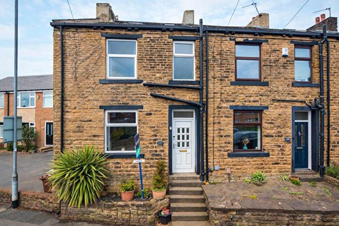 4 Bedroom End Of Terrace House For Sale In Fartown, Pudsey, LS28