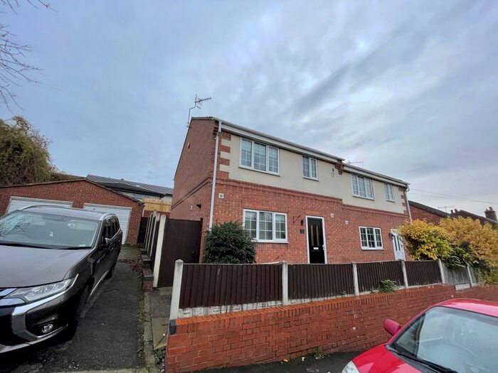 3 Bedroom Semi-Detached House To Rent In John Street, Brimington, Chesterfield, S43