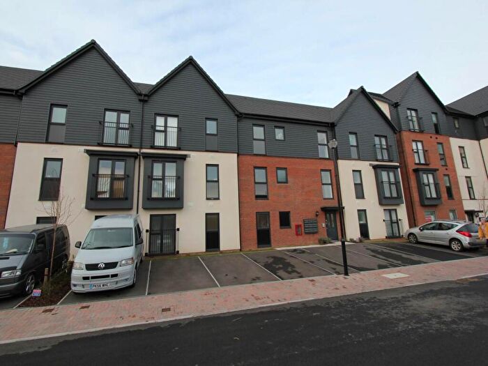 2 Bedroom Flat To Rent In Ffordd Penrhyn, Barry, CF62