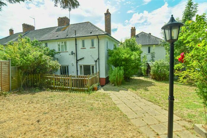 3 Bedroom Property To Rent In Northborough Road, London, SW16