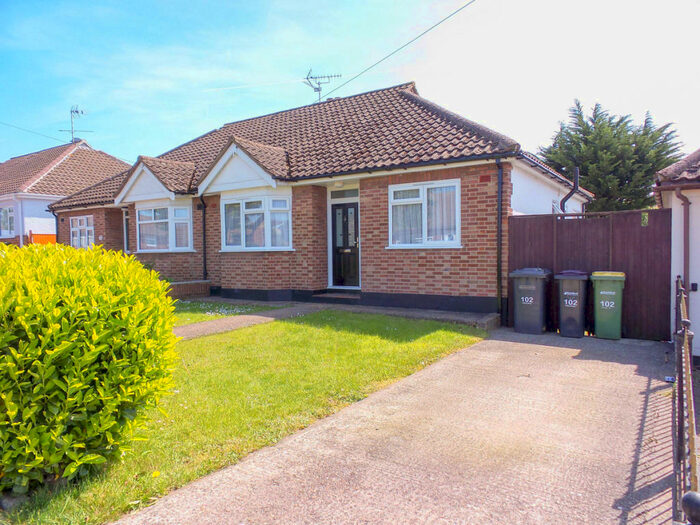 2 Bedroom Semi-Detached Bungalow To Rent In Leslie Road, Rayleigh, SS6