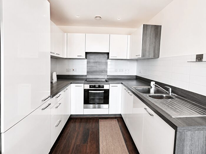 2 Bedroom Flat To Rent In Connersville Way, CR0