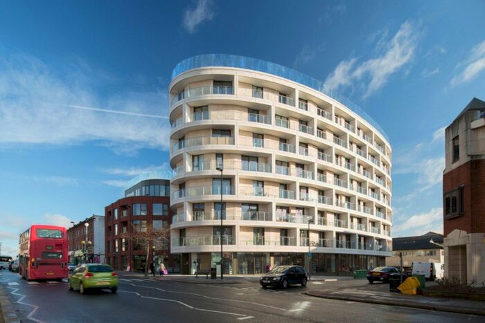 2 Bedroom Flat To Rent In Gateway House, Regents Park Road, London, N3