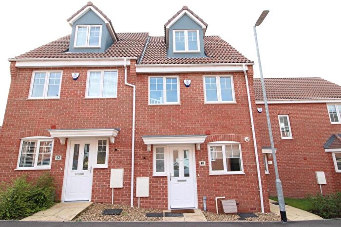 3 Bedroom Terraced House To Rent In Steeple Way, Rushden, NN10