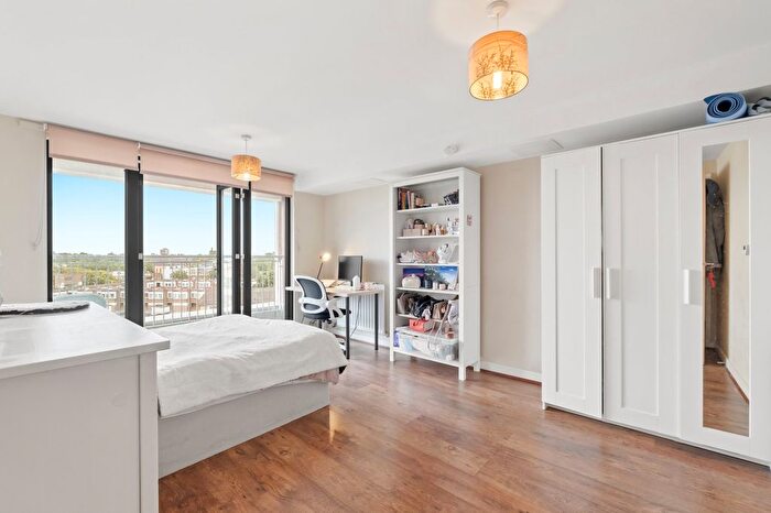 2 Bedroom Flat To Rent In Cottage Road, Lower Holloway, N7