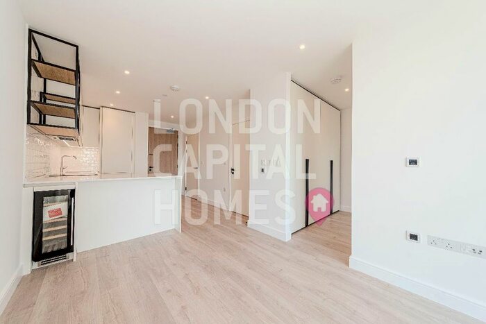 Studio To Rent In Rm/Apartment Lavey House, London, HA0