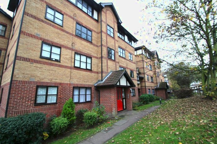 1 Bedroom Flat To Rent In Somerset Gardens, White Hart Lane, London, N17