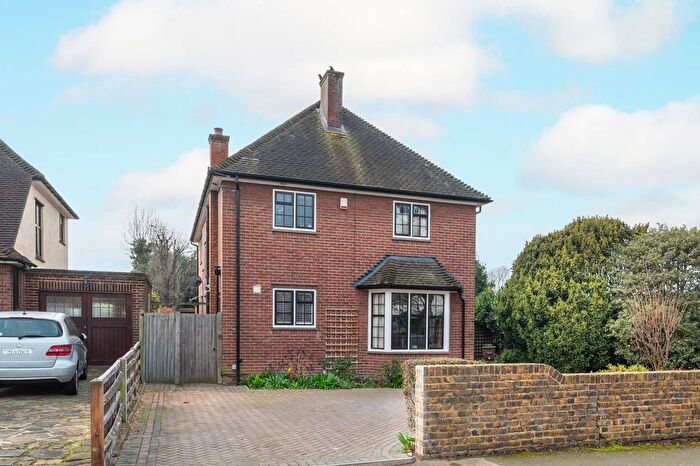 4 Bedroom Detached House For Sale In The Crossway, Lee, London, SE9