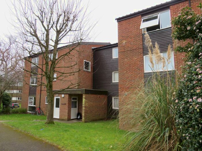 1 Bedroom Flat To Rent In Gilligan Close, Horsham, RH12